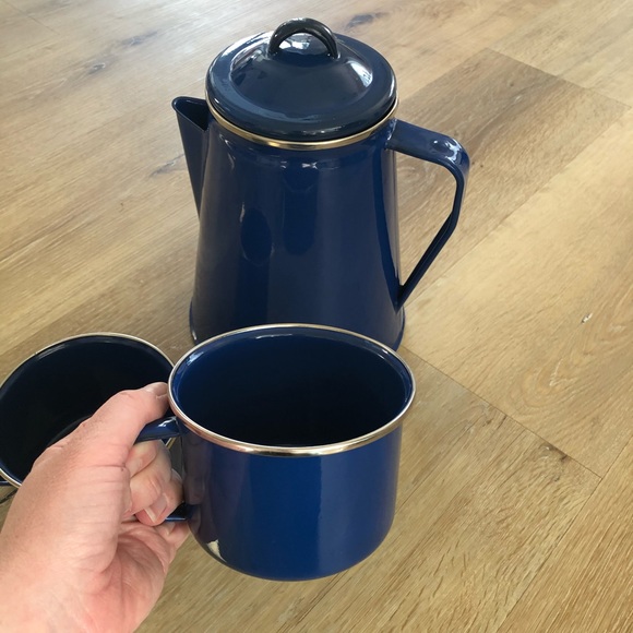 Camping Enamel Coffee Pot and Mugs - Picture 2 of 3
